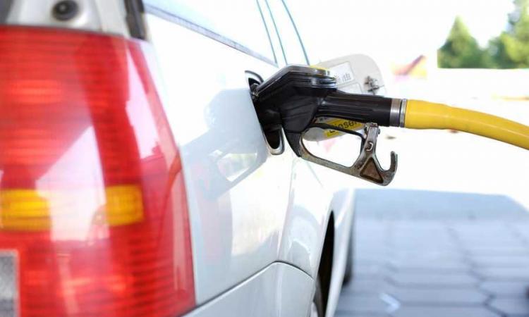 В Севастополе самый плохой в стране бензин продают по самой высокой цене