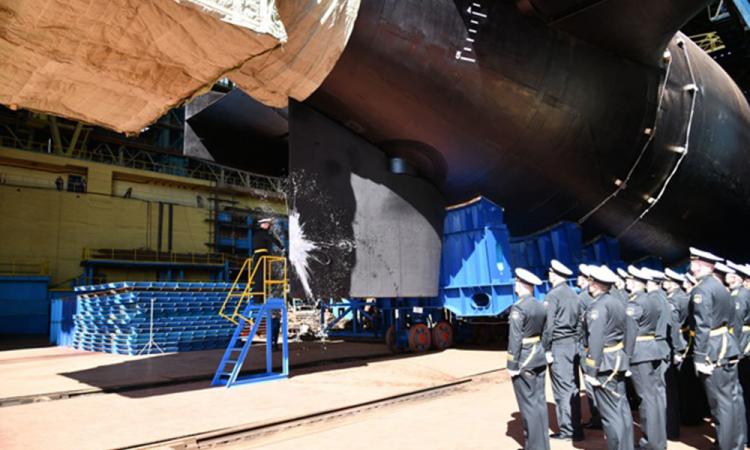 Атомный подводный крейсер "Князь Олег" вывели из эллинга 
