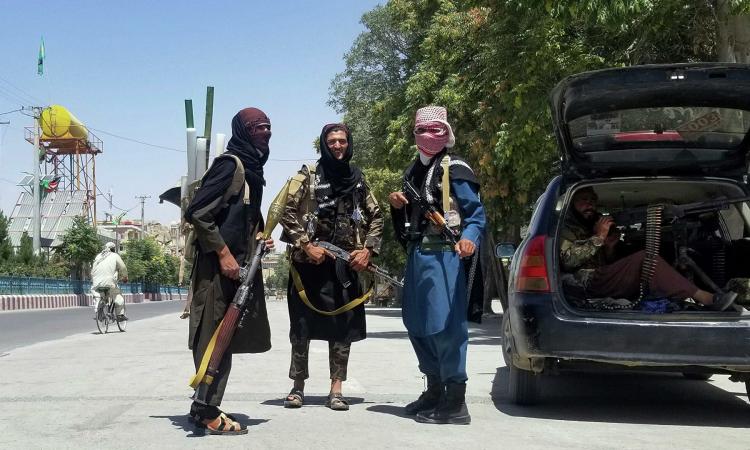 Талибы захватили второй по величине город в Афганистане Кандагар