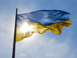 Сало уронили: блогер из Крыма съездила в магазин и обнаружила на границе «символ Украины»