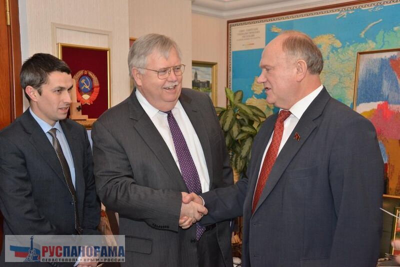 Посол США, спец госдепа по цветным майданам встречается со своим другом Зюгановым